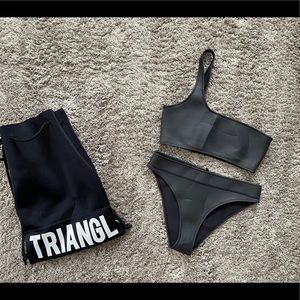 NWOT One shoulder Triangl swimsuit